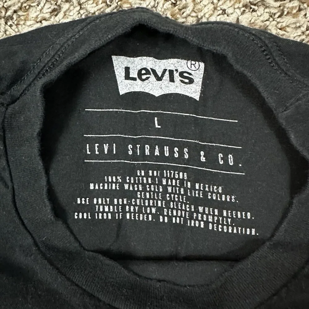 Levi’s Strauss & Co Cotton Graphic T-Shirt Men's Sz L Black Red Grey White